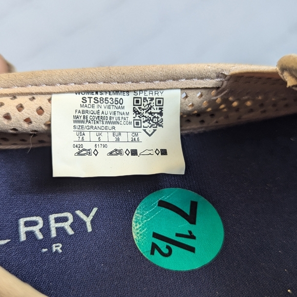 Sperry Seaside Perf Slip on - Picture 6 of 6